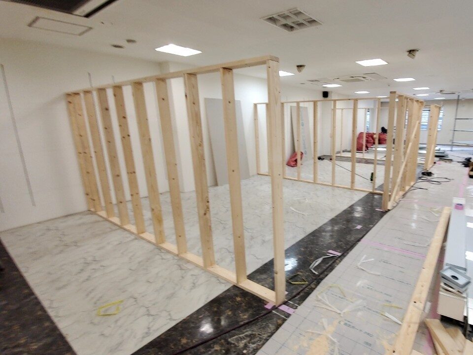 大阪市中央区にて事務所リフォーム〈会議室・パーテーション造作〉の施工前写真