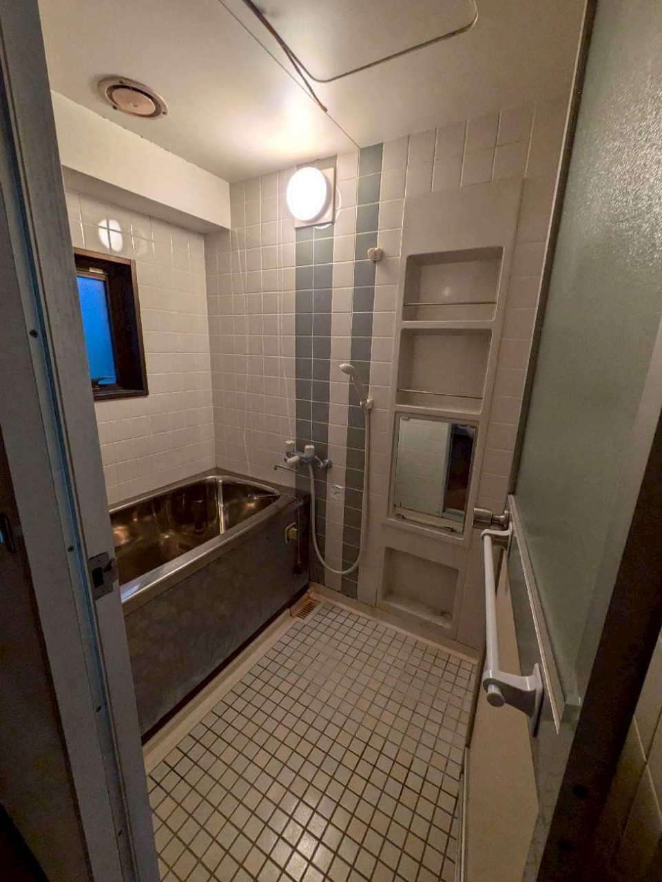 大阪市にてマンションのフルリフォーム〈４LDKの内装・水回りリフォーム〉の施工前写真